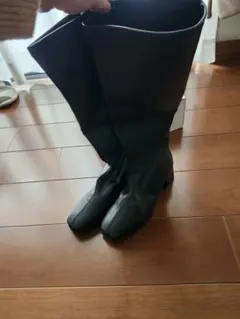 黒い合成皮革ロングブーツ 中ヒール