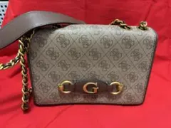 ブランドGUESS ゲス IZZY CONVERTIBLE XBODY FLAP