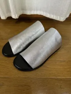 ATELIER BRUGGE Tube Sandals シルバー 23.5cmのサムネイル