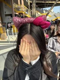 ピンクスパンコールリボンカチューシャ　女の子使用済み