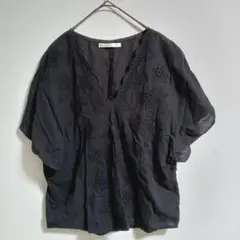 〚ikka〛イッカ【M】ブラウス シャツ Vネック アイレットレース