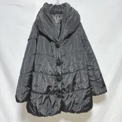 セシルマクビー ダウンジャケット ビジューボタン Aライン 黒 エレガント 無地