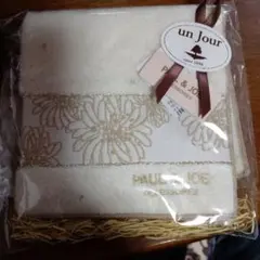 PAUL & JOE 花柄タオルハンカチ