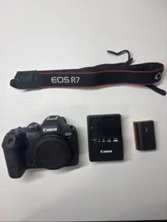 Canon EOS R7 本体 ミラーレス一眼　社外バッテリー2個付き Canon EOS R7 本体 ミラーレス一眼 バッテリー2個 雑誌付 - メルカリ