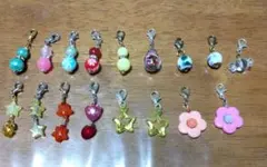 カラフルビーズのミニストラップ17個セット