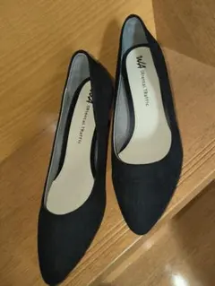 ブラックスエード調ポインテッドトゥパンプス　38