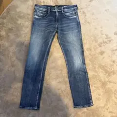 REPLAY ライトブルーストレートデニム