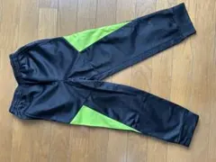 黒と緑のジャージ