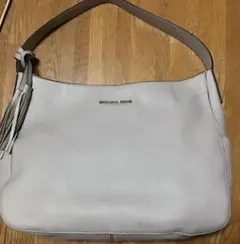 【美品】マイケルコースMICHAEL KORSバッグ ワンハンドル タッセル付