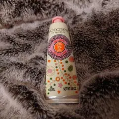 L'OCCITANE ホリデースノーシアハンドクリーム 30ML