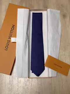 【未使用に近い】ルイヴィトン　ネクタイ　マイクロダミエ　赤　箱付き ✨未使用✨LOUIS VUITTON ルイヴィトン ネクタイ マイクロダミエ
