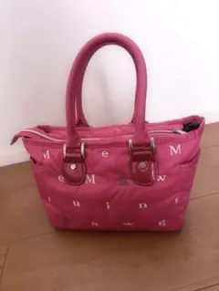 Munsing ピンク刺繍ナイロンバッグ