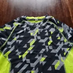 Under Armour 幾何学模様 長袖シャツ
