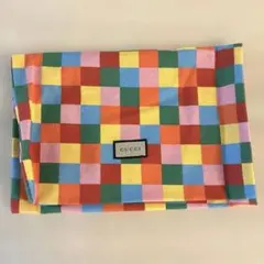 GUCCI マルチカラー チェック柄 ポーチ　収納袋のサムネイル