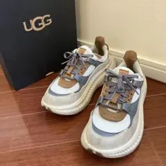 【箱付き】UGG アグCA805 V2 厚底スニーカー 23.5cm ベージュ