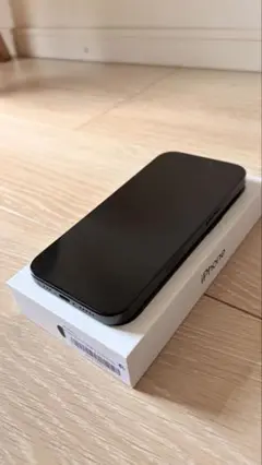 【極美品】 iPhone 16 Pro 128GB ブラック