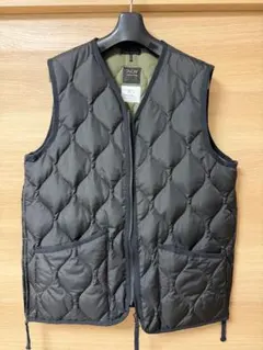 TAION-001ZML-1 ミリタリー Vネックジップ ダウンベスト