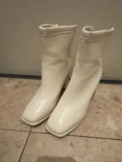 ショートブーツ ベージュ 白 裏起毛