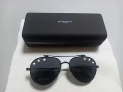 GIVENCHY 星形装飾 サングラスのサムネイル