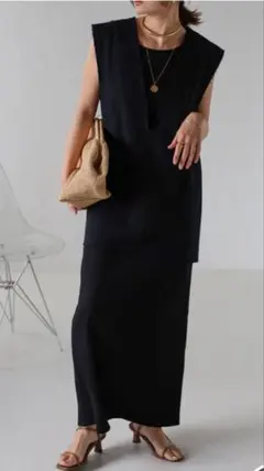 ボンジュールサガン　リネン混ディープVベスト×リブタンクワンピース　ブラック