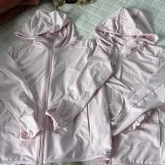 ユニクロ　エアリズムUVカットパーカー　120 双子