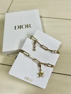 Dior 星型チャーム キーホルダー