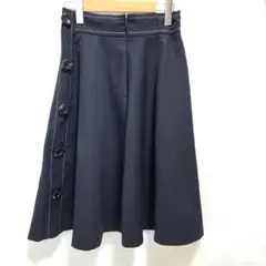 【極美品】ブルーレーベルクレストブリッジ サイドボタン フレアスカート 38 紺のサムネイル
