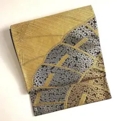 大胆な　黒地にゴールドとシルバーの扇が素敵な袋帯