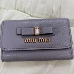 MIU MIU キーケース　グレーのサムネイル