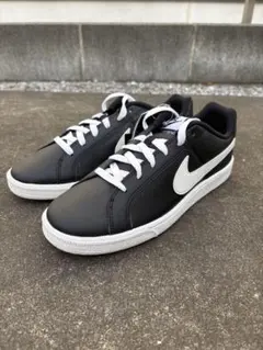 Nike コートロイヤル