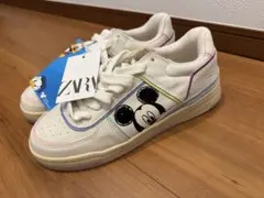 ZARAディズニースニーカー