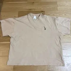 Nike ベージュ Tシャツ BILLE EILISH
