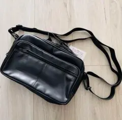 新品　ショルダーバッグ　ブラック　黒　ハンドバッグ　バッグ　斜めがけ