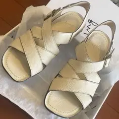 新品✨Lサイズ ing イング クロスデザインサンダル ホワイトのサムネイル