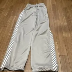 DESCENTE ジャージパンツ グレー スポーツウェアのサムネイル