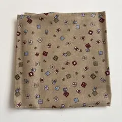 【新品・未使用（美品）値下げ中‼️】裁縫道具柄の洋裁布（ブラウン）