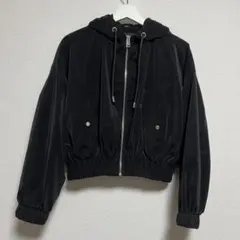 ZARA 黒 ショート丈　マウンテンパーカー ブルゾン　レディース