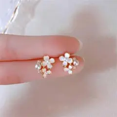 【可憐で上品】フラワー×パール ピアス　※まとめ割