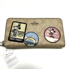 COACH ミニーパッチ付きベージュ長財布