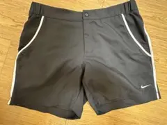 Nike 黒 レディース　ショートパンツ サイドポケット付き