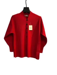 【新品未使用】赤い長袖ボタン付きニットトップス　F 毛100% 日本製