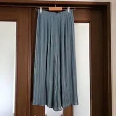 UNIQLO ユニクロ　プリーツパンツ　ガウチョパンツ
