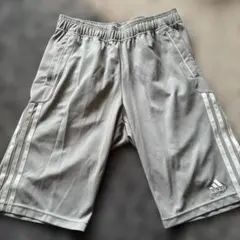 美品！adidas グレー ショートパンツ メッシュ