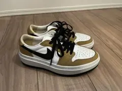 Nike スニーカー ホワイト/ブラック/ベージュ