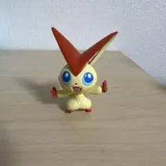 ビクティニ フィギュア