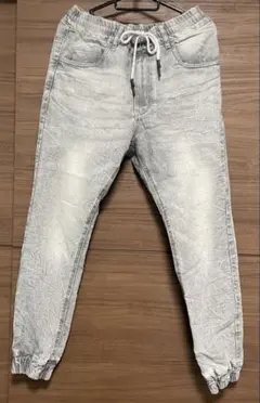 ライトグレー ジョガーパンツ ダメージ加工風