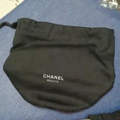 CHANEL BEAUTE ブラックポーチ