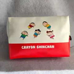 【韓国で大人気！】クレヨンしんちゃん イチゴ柄ポーチ 限定