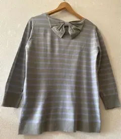 【美品】後ろ身頃 首元リボン&前身頃パール付き        薄手ニットセーター