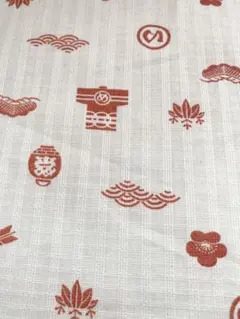 和風模様の生地（白地・赤茶色）　1メートル